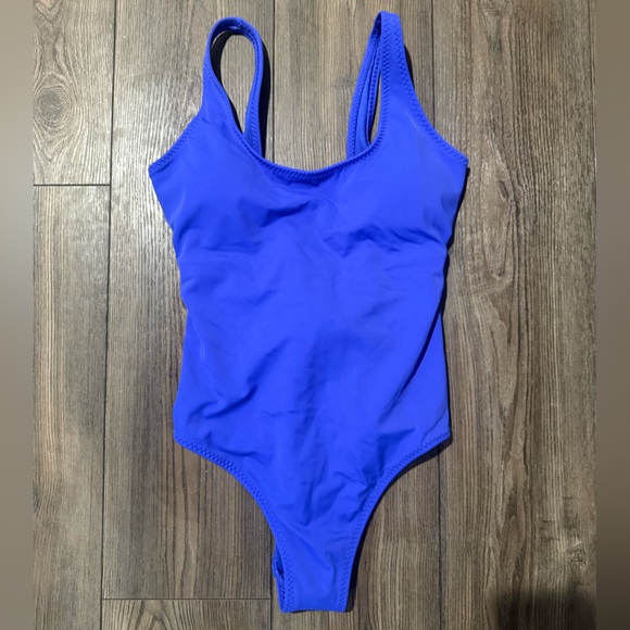 Fabletics Royal Blue Scoop Tie Back One-Piece Swimsuit Small NWT Sold Out - Picture 3 of 5
